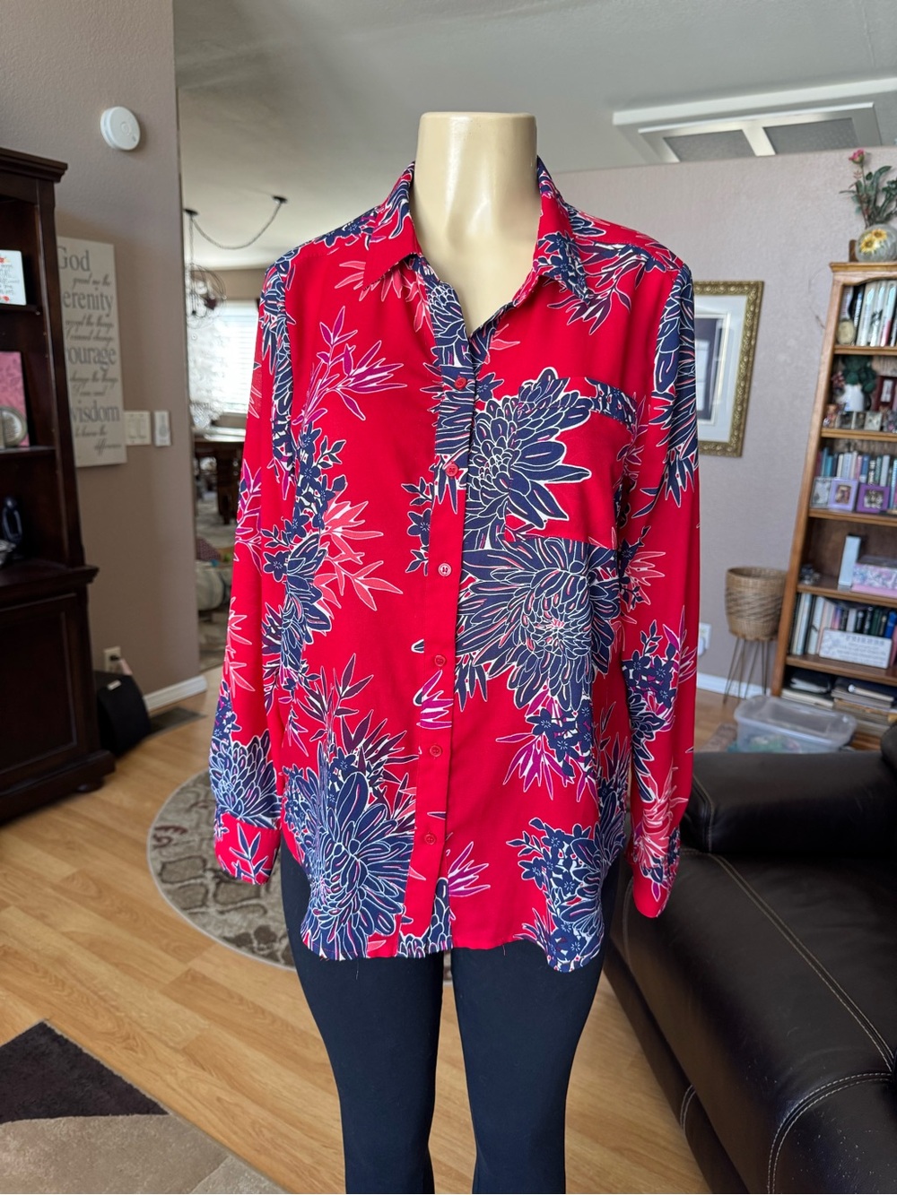 Liz Claiborne red floral button down long sleeve blouse-size M